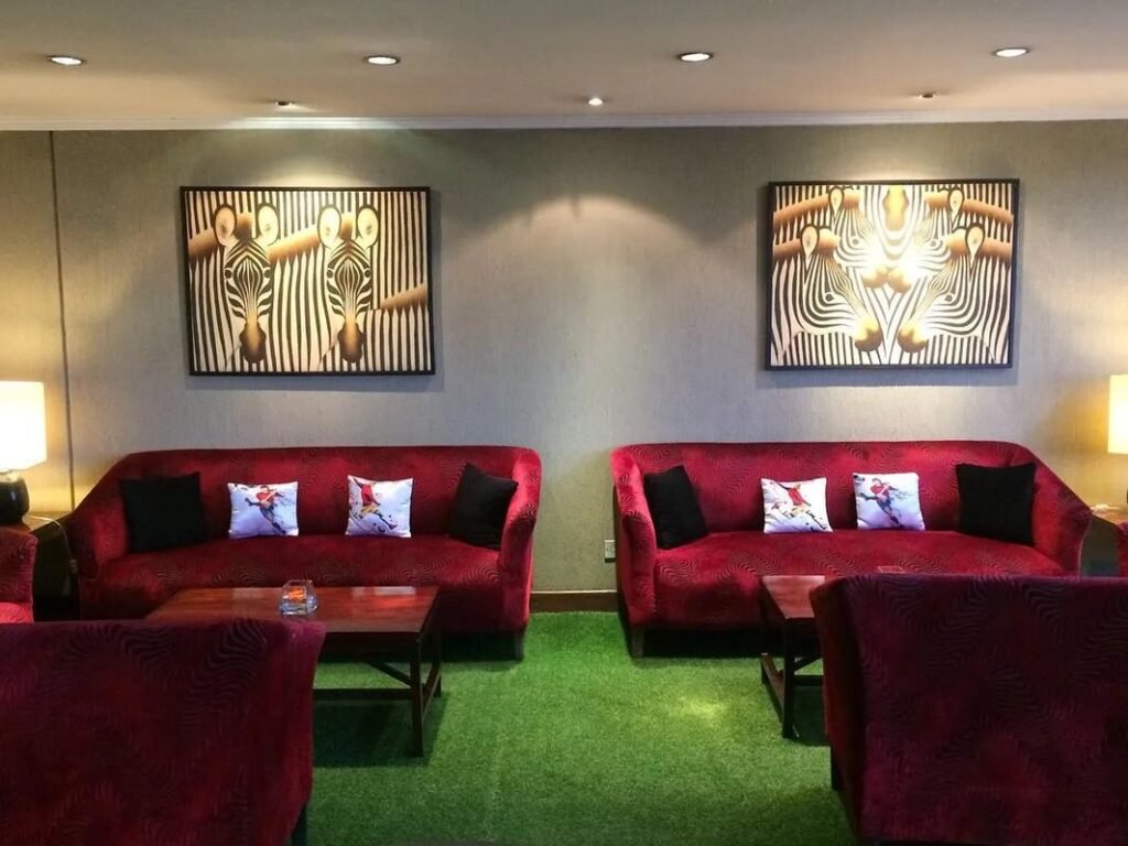 1733221158965_caption